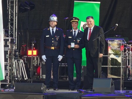 Župan je podelil spominski kovanec GZ Grosuplje ob 70-letnici za požrtvovalno delo v občini Grosuplje